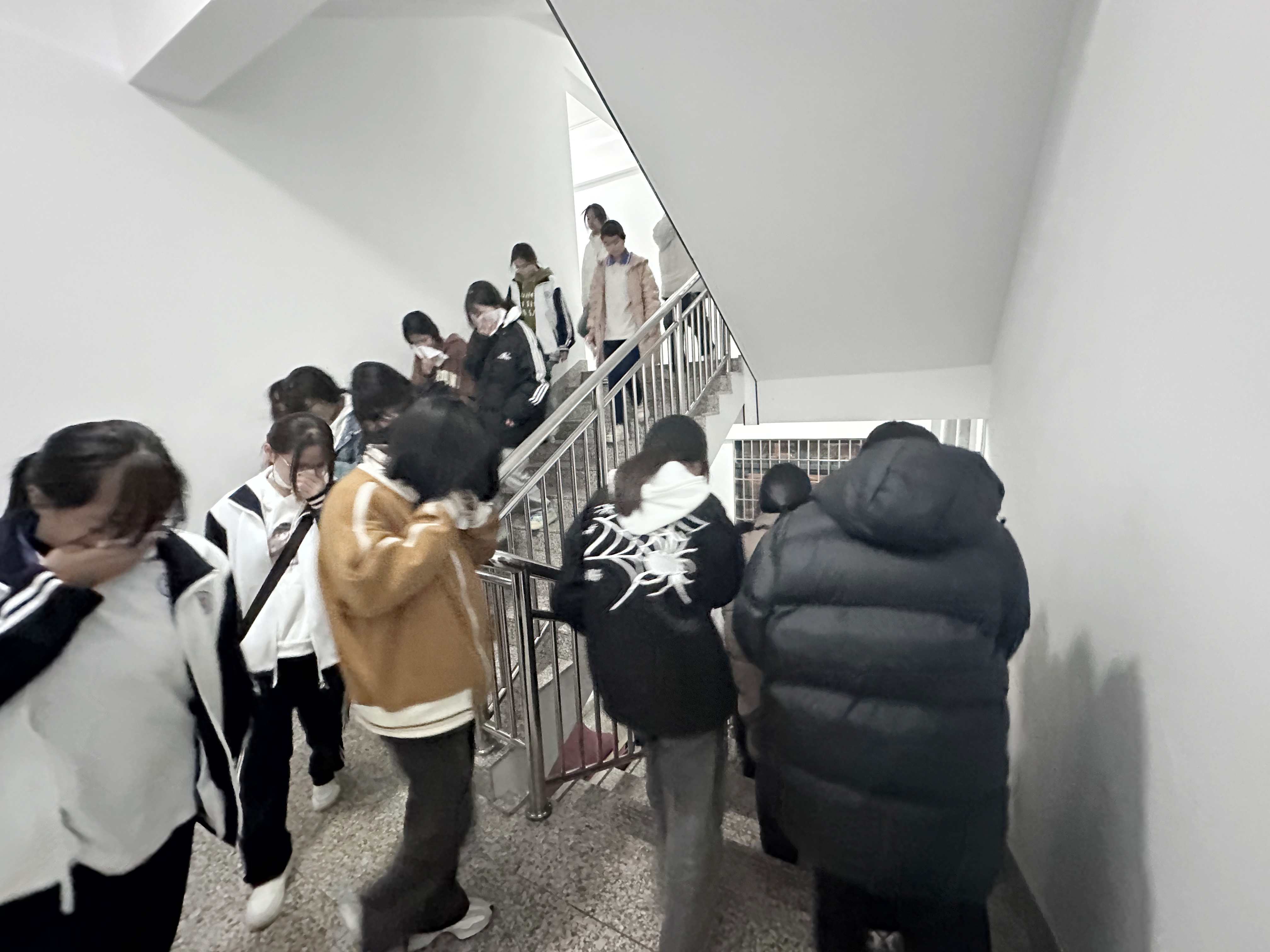 1705367435493112466.jpg 疏散4副本.jpg