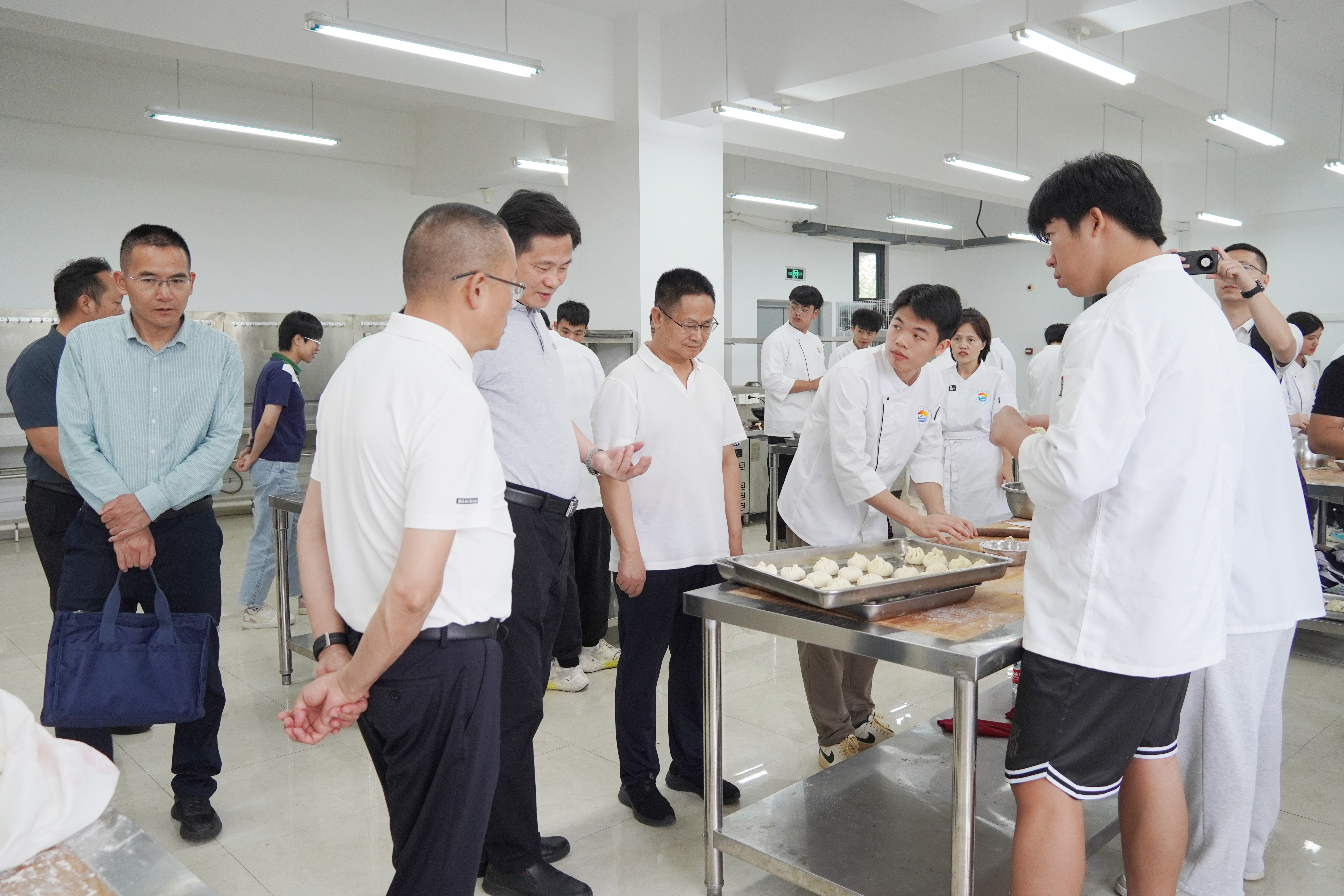 1717636366561611136.jpg DSC01859.jpg