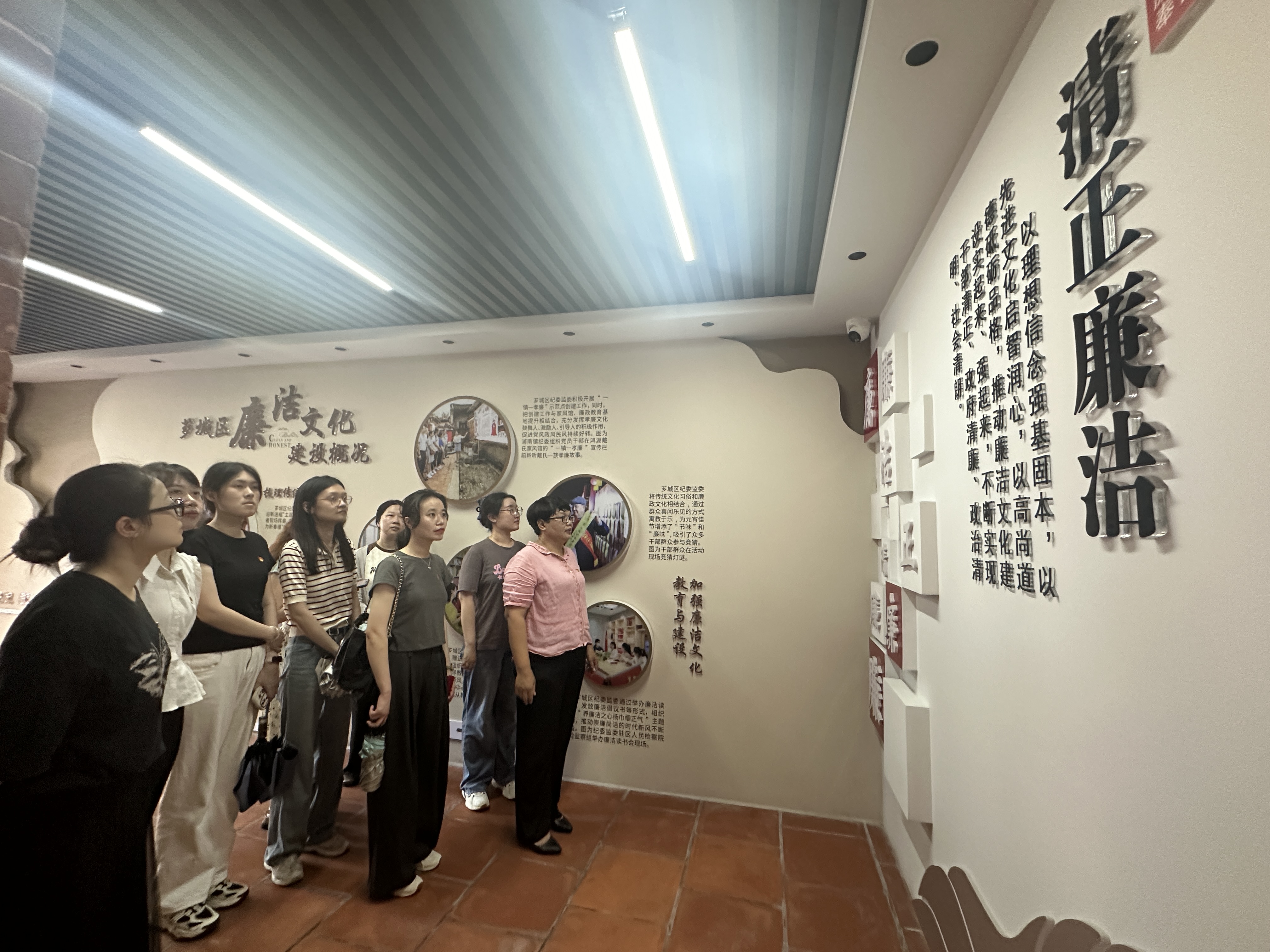 03-现场参观图片.jpg
