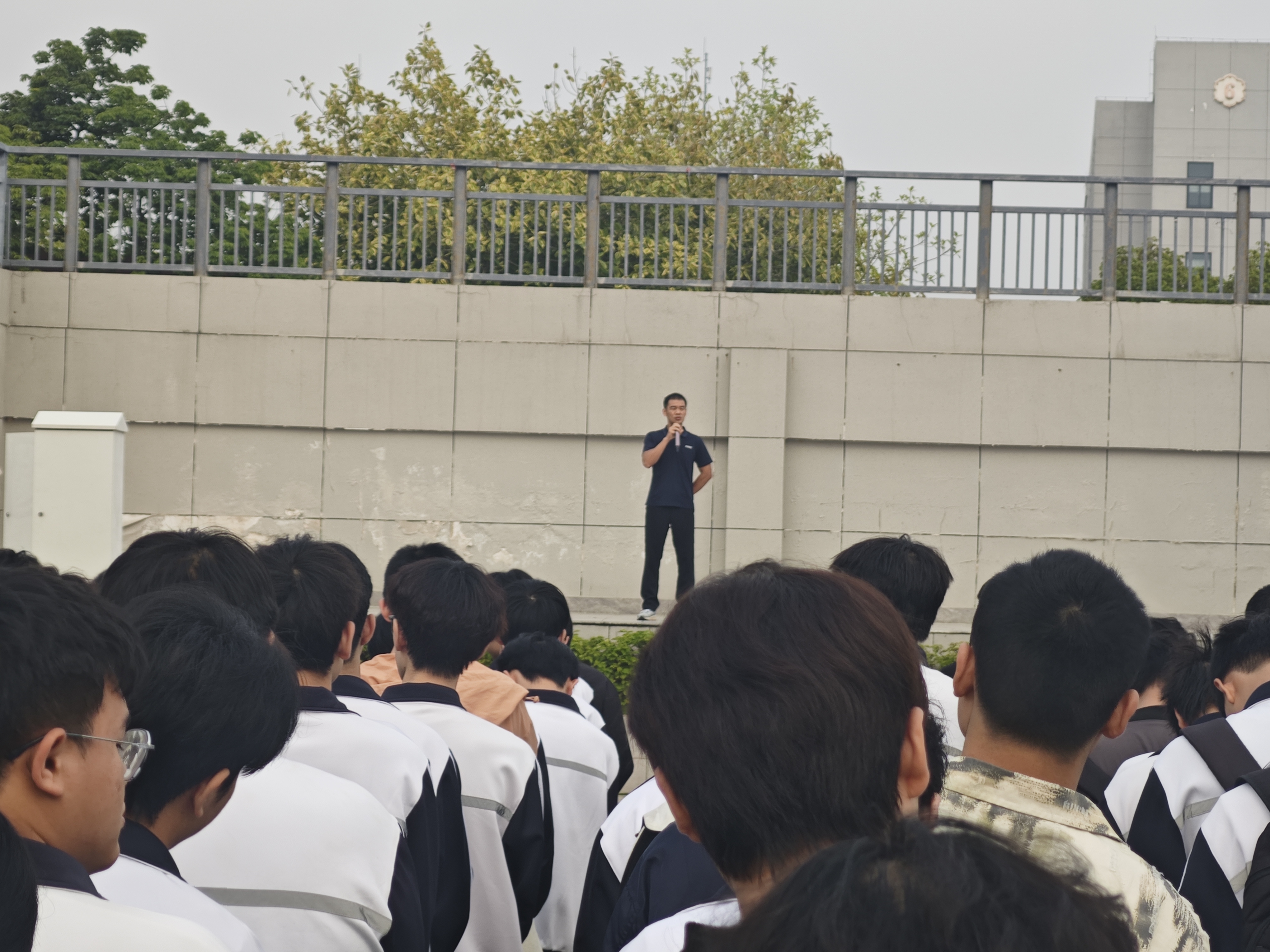 1778548738891186701.jpg 法治国旗下讲话 (4).jpg